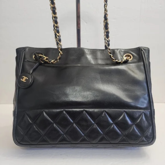 Authentic vintage CHANEL black quilted Matelasse lambskin tote bag with COA - Picture 3 of 16